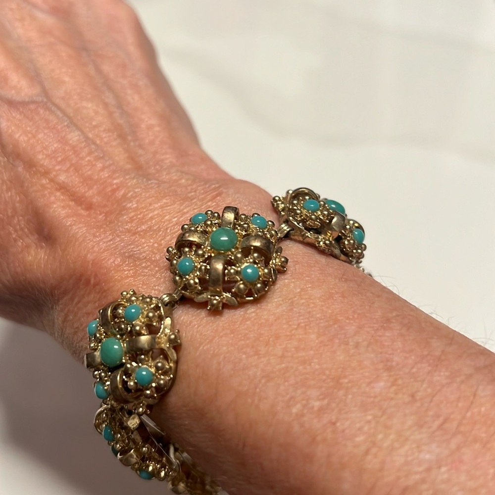 Gold tone and turquoise bracelet